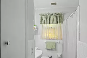 221 S College St, Metter, GA 30439 - Photo 23