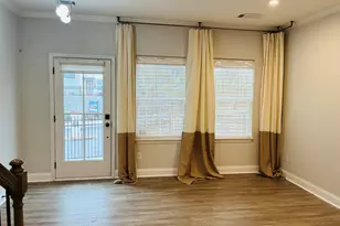 2635 Creekside Dr NW, Atlanta, GA 30318 - Photo 7