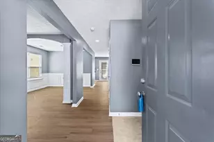 9517 Lakeview Rd, Union City, GA 30291 - Photo 7