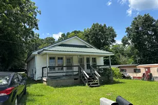 136 S Pine St, Toccoa, GA 30577 - Photo 1