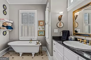 565 Sycamore St, Madison, GA 30650 - Photo 5