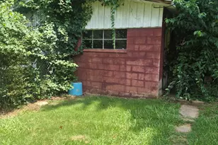 2032 Wells Dr SW, Atlanta, GA 30311 - Photo 9