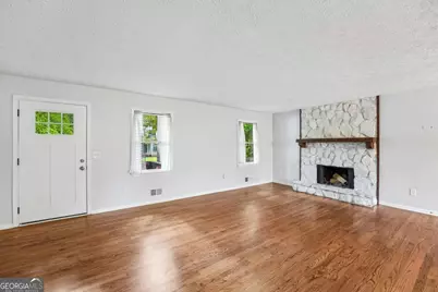 585 Westchester Circle SW, Marietta, GA 30064 - Photo 9