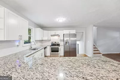 585 Westchester Circle SW, Marietta, GA 30064 - Photo 17