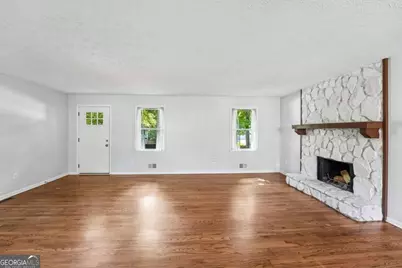 585 Westchester Circle SW, Marietta, GA 30064 - Photo 7