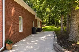 1305 Fontainebleau Ct NE, Lawrenceville, GA 30043 - Photo 9