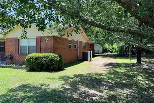 231 Auburn St, Baxley, GA 31513 - Photo 7