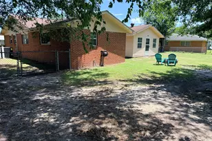 231 Auburn St, Baxley, GA 31513 - Photo 5
