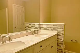 4123 Ravenwood Ct, Union City, GA 30291 - Photo 15