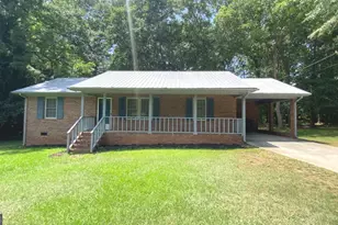 387 N Richardson St, Hartwell, GA 30643 - Photo 1