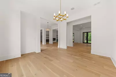 4550 Jolyn Place, Sandy Springs, GA 30342 - Photo 9