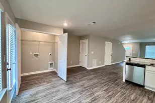 706 Keeshono St, Union City, GA 30291 - Photo 5
