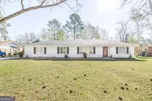 1402 Knoxville St, Fort Valley, GA 31030 - Photo 1