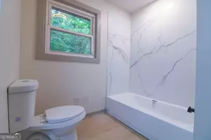 4396 Greenleaf Circle, Atlanta, GA 30331 - Photo 11