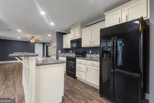 109 Willow Dr E, Newnan, GA 30263 - Photo 13