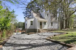 2561 Sylvan Rd, East Point, GA 30344 - Photo 17
