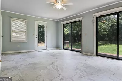 155 W Johnston Street, Forsyth, GA 31029 - Photo 15