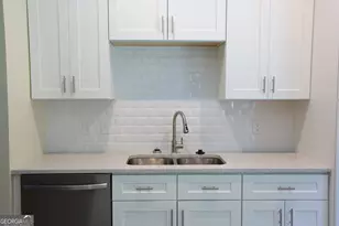 73 R C Allen Dr, Columbus, GA 31907 - Photo 5