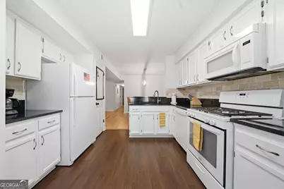 2166 N Forest Trail, Dunwoody, GA 30338 - Photo 7