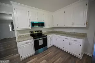 1304 Hill St, Waycross, GA 31501 - Photo 9