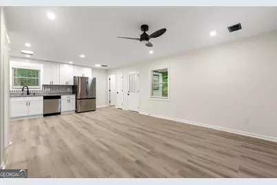 7118 Pineneedle Drive SW, Covington, GA 30014 - Photo 3