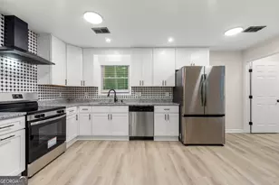 7118 Pineneedle Dr SW, Covington, GA 30014 - Photo 7