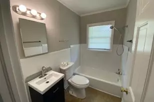 256 E Broad St, Winder, GA 30680 - Photo 5