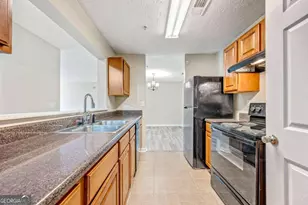 13202 Fairington Ridge Cir, Lithonia, GA 30038 - Photo 9