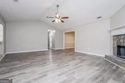 800 Pointe Trail, Locust Grove, GA 30248 - Photo 5