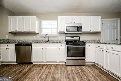 4621 Laura Place, Lithonia, GA 30038 - Photo 7