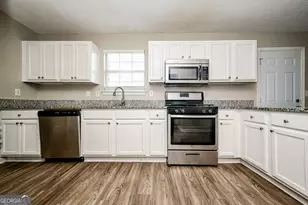 4621 Laura Pl, Lithonia, GA 30038 - Photo 7
