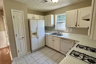 1061 Athena Ct, Acworth, GA 30101 - Photo 9