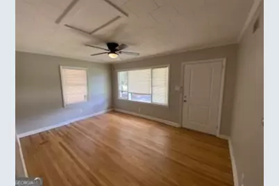 256 E Broad Street #UNIT B, Winder, GA 30680 - Photo 5