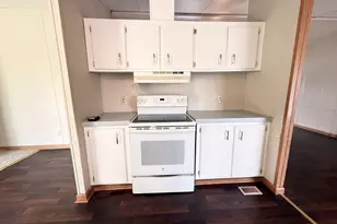 1361 Edgewood Ave, Douglas, GA 31533 - Photo 5