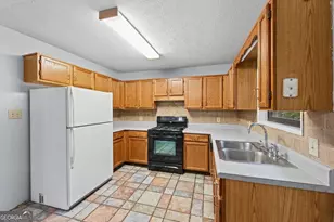 380 N Victoria Rd, Woodstock, GA 30189 - Photo 17