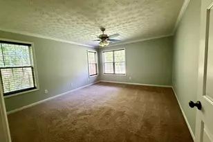 6130 Devonshire Dr, Flowery Branch, GA 30542 - Photo 5