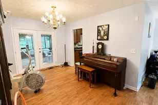 6679 Judy Ln, Riverdale, GA 30296 - Photo 9
