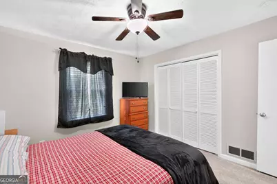 1561 Bentwood Drive SW, Lilburn, GA 30047 - Photo 17