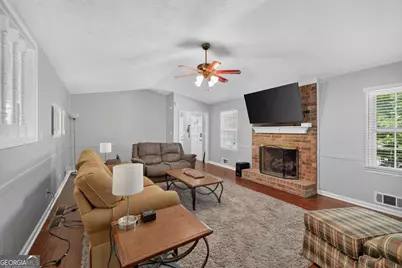 1561 Bentwood Drive SW, Lilburn, GA 30047 - Photo 7