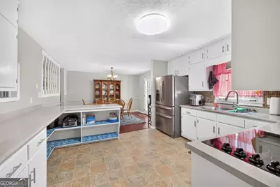 1561 Bentwood Drive SW, Lilburn, GA 30047 - Photo 13