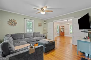 319 Johnson St, Senoia, GA 30276 - Photo 13