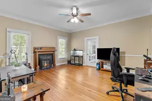 319 Johnson St, Senoia, GA 30276 - Photo 17