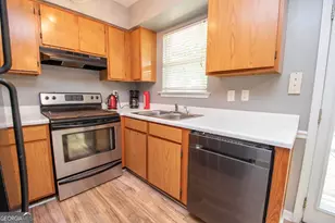 195 Pinewood Dr, Senoia, GA 30276 - Photo 11