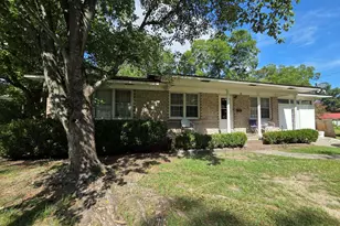 9 S College St, Claxton, GA 30417 - Photo 1