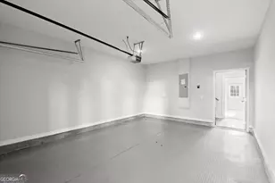 2017 Ocean Dr, Atlanta, GA 30318 - Photo 3