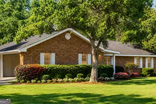 135 Brandon St, Baxley, GA 31513 - Photo 1