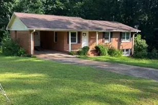 57 Leigh St, Commerce, GA 30529 - Photo 1
