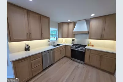 100 Bedford Forrest Dr, Sharpsburg, GA 30277 - Photo 11