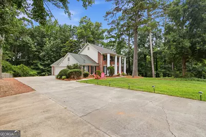 2059 Mountain Creek Drive, Stone Mountain, GA 30087 - Photo 5