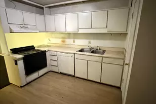 7560 Taylor Rd, Riverdale, GA 30274 - Photo 9